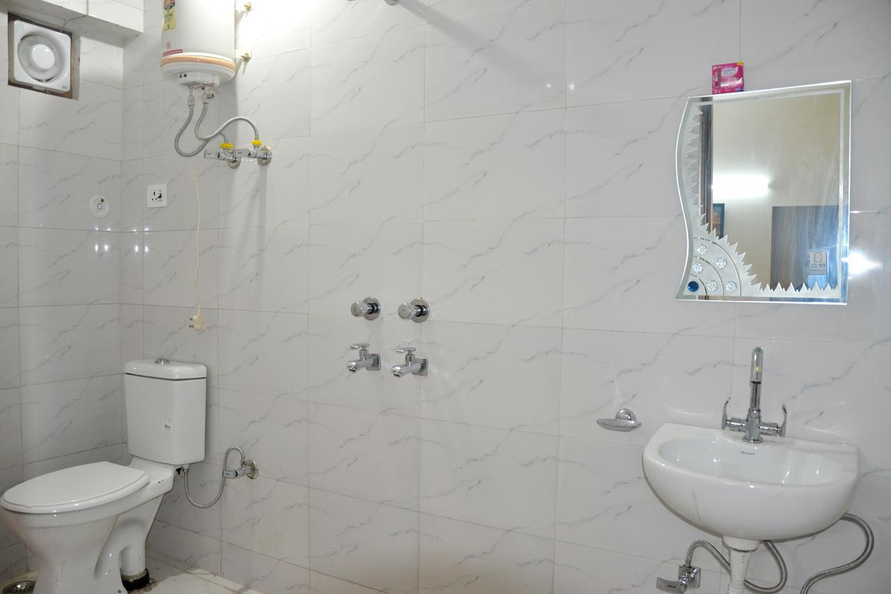 גרייטר נוידה Shiv Shakti Guest House מראה חיצוני תמונה