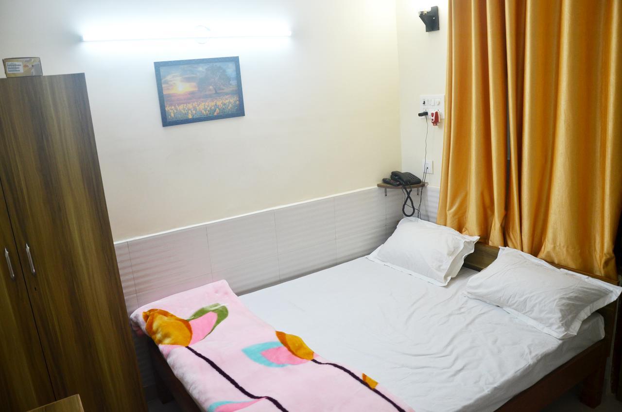 גרייטר נוידה Shiv Shakti Guest House מראה חיצוני תמונה