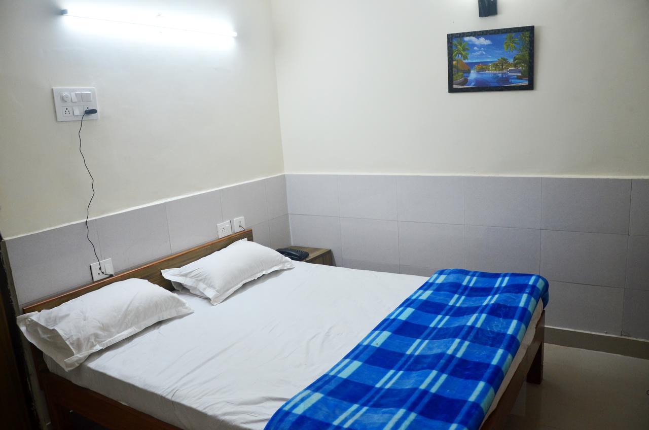 גרייטר נוידה Shiv Shakti Guest House מראה חיצוני תמונה